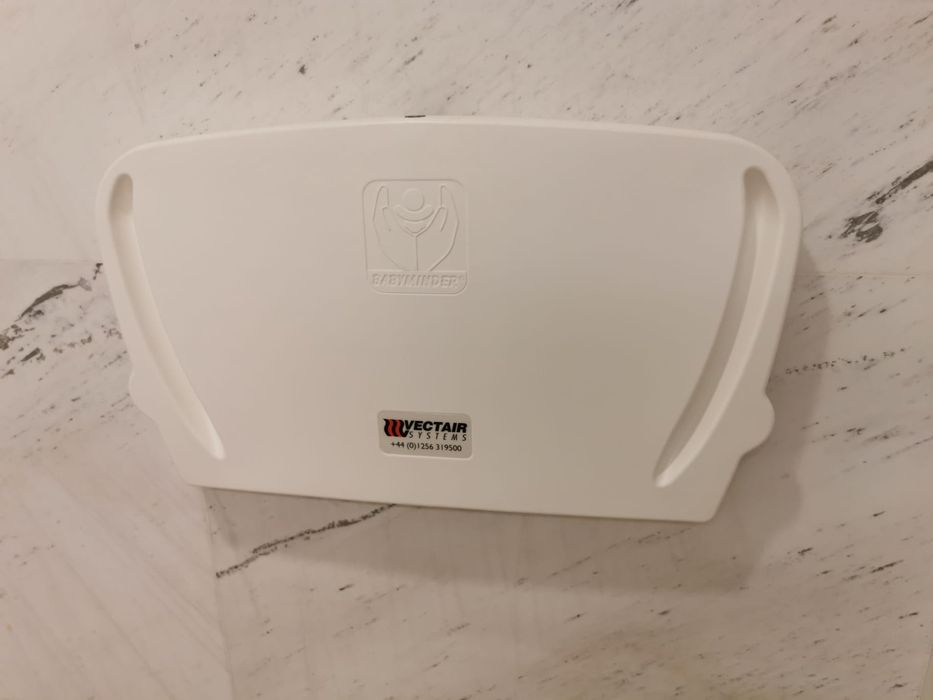 Fraldario de parede horizontal