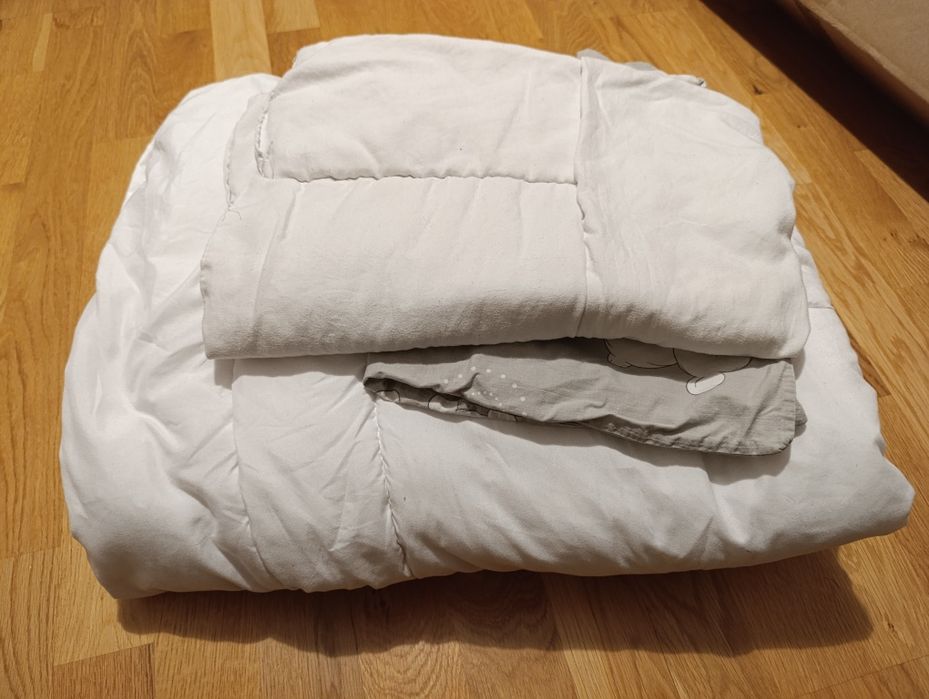 Kołderki i poduszka do łóżeczka