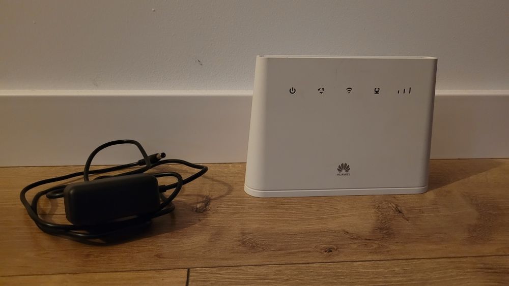 Ruter huawei B311-221 karta sim