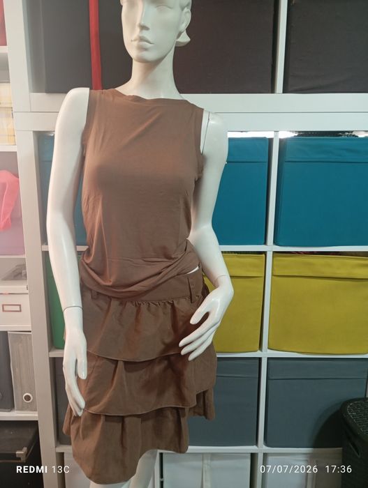 Conjunto de t-shirt mais saia de folhos