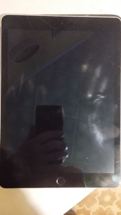 Продаётся iPad на запчасти