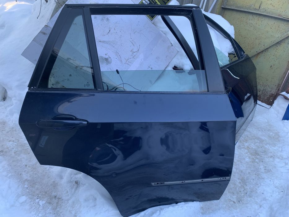 Двері BMW E 70 X5  код 0668 чорна дверька синя