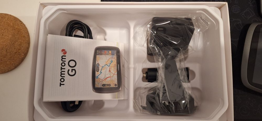TomTom GPS Model 600428220647568855044