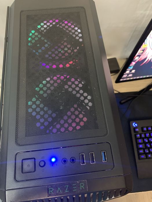 Стационарный компютер.