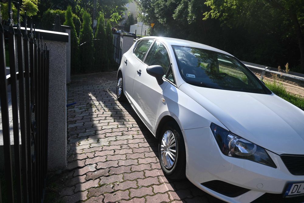 Sprzedam samochód Seat Ibiza 2012 r.