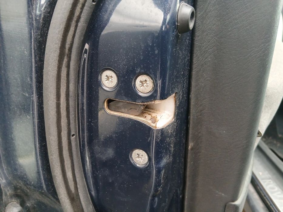 Fechadura / fecho porta frente esquerdo ROVER 45 Hatch (RT)