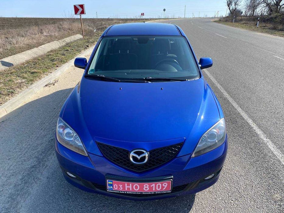 Автомобіль Mazda 3