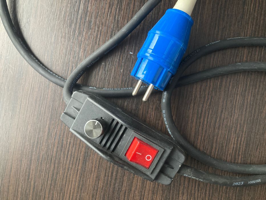 Постійне студійне світло з лінзою Френеля. 1000w