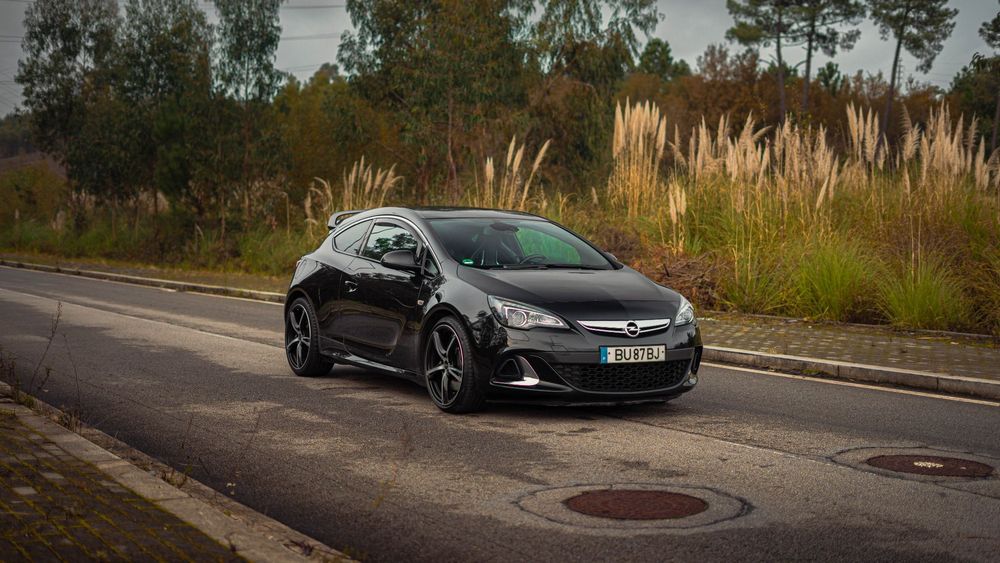 Opel Astra GTC OPC 2.0 T