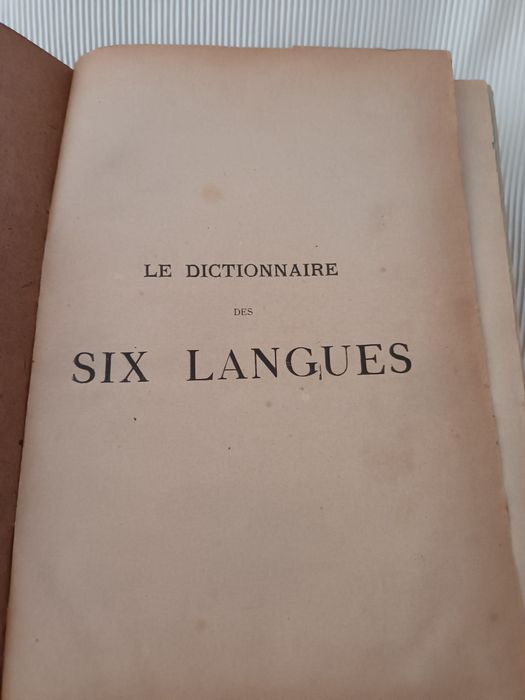 Vendo dicionário do ano 1902. Estado Impecável.