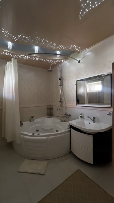 Элитный дом в с. Червоний Шахтарь (Вольное), ул. Набережная.