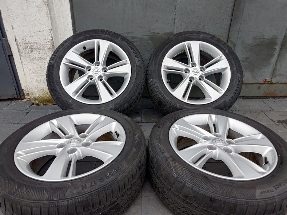 Oryginalne alufelgi 17 cali OPEL Insignia B 5x115 Cascada Astra J TPMS