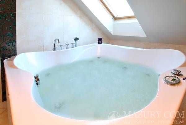 Wakacje Weekendy na Mazurach Całoroczny dom z balią, jacuzzi i sauną