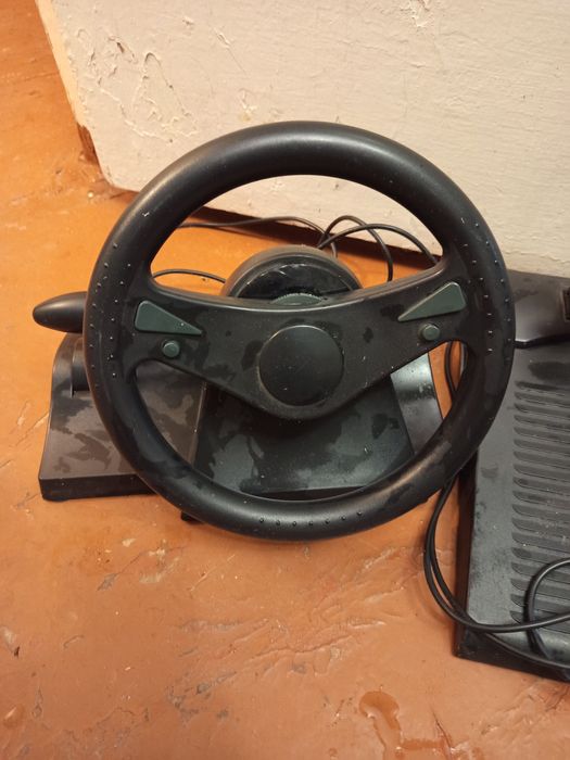 Продам игровую консоль