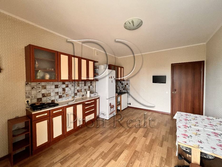 Продаж 3 х кімнатної ЖК Кришталеві Джерела / м.Теремки/Феофанія/ Голос