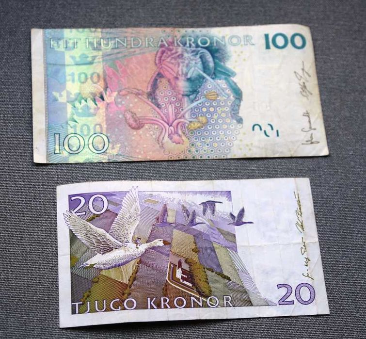 Cem e vinte Kronor suecas