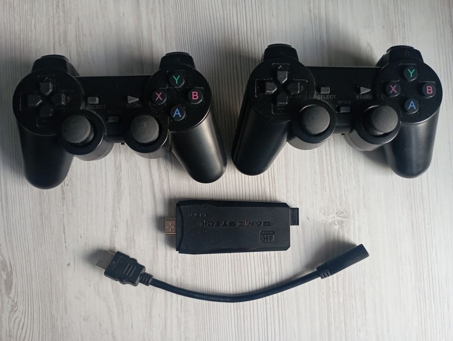 Продам приставку ігрову.