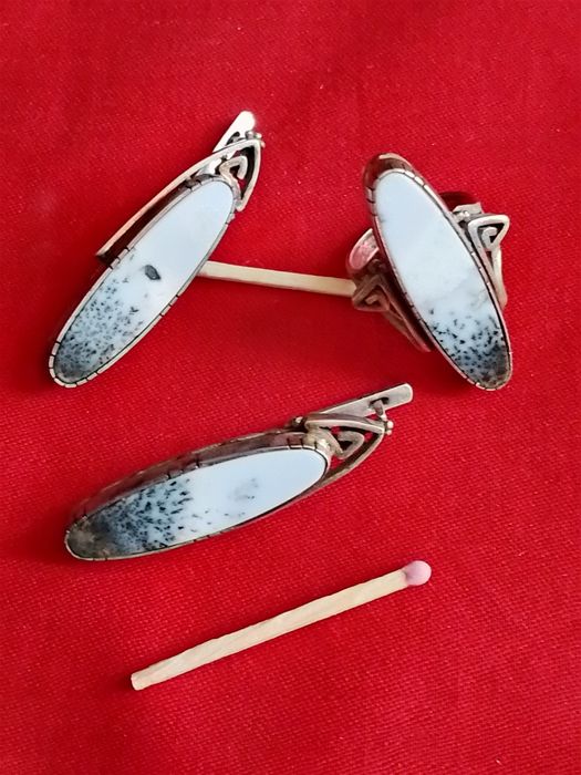 Серебряный комплект ( кольцо+серьги)