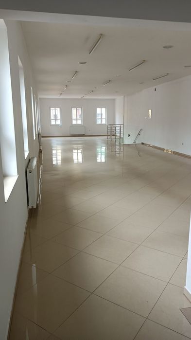 Do wynajęcia lokal 250m kw.  w Parczewie ul . Warszawska 10