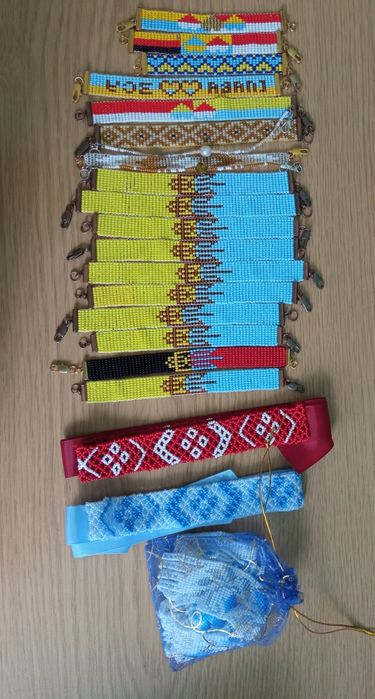 Браслети, чокери з чеського бісеру.