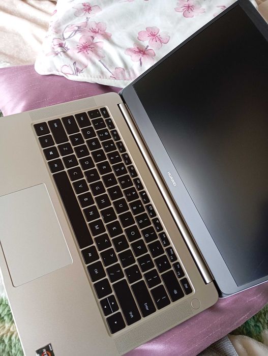 Huawei MateBook D14 – Ryzen 5, Radeon Vega, Stan jak nowy!