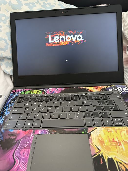 Lenovo V330-14IKB 14" Laptop - Intel Core i5-8250U - 8GB RAM - Windows 11 Pro