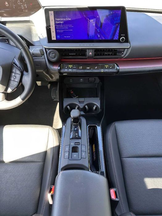 Toyota Prius Prime      2024