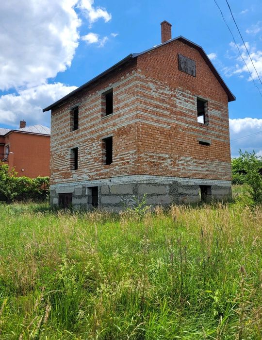 Продаж цегляного будинку в с.Станиля