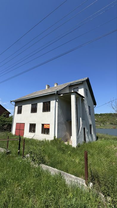Будинок, м. Заставна ,202м2, після будівництва,2 поверхи