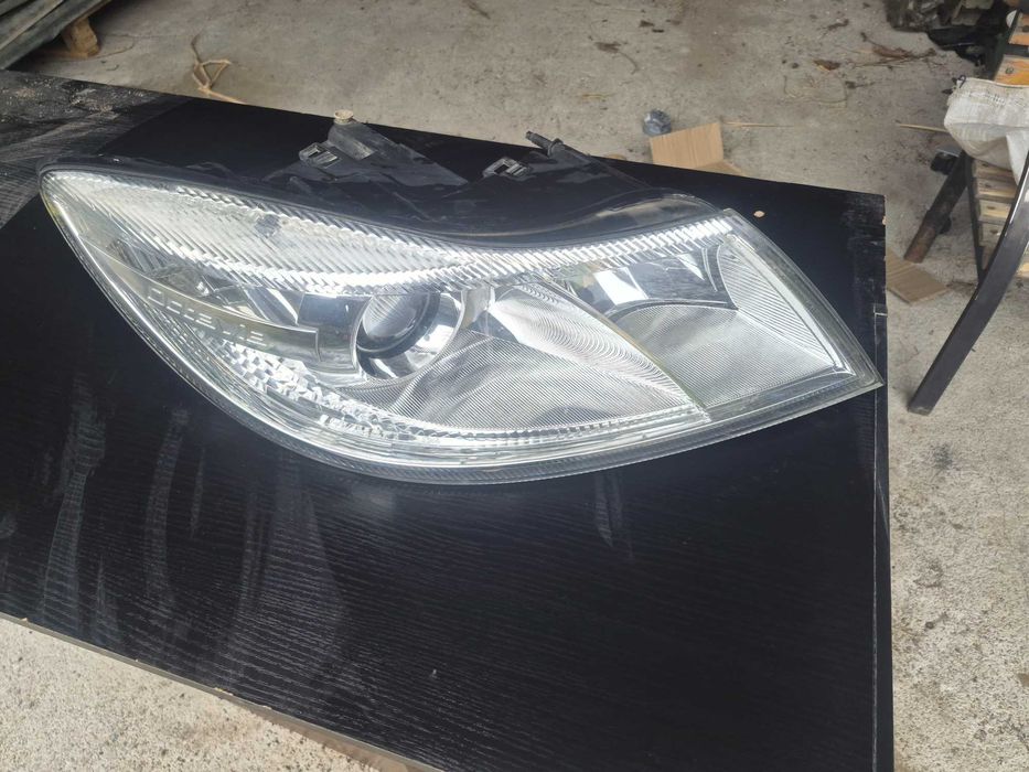Lampa przednia prawa skoda octavia  2