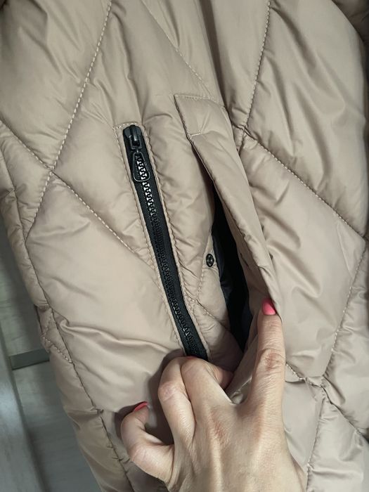 Куртка жіноча