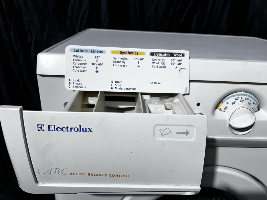 Надежная 5 кг 1000 об стиральная машина ELECTROLUX Италия. Доставка