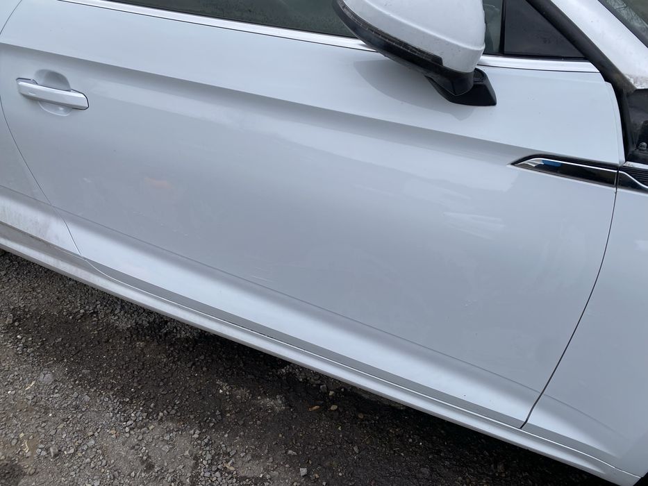 Дверка права ліва Audi a5 8w в колір ls9r