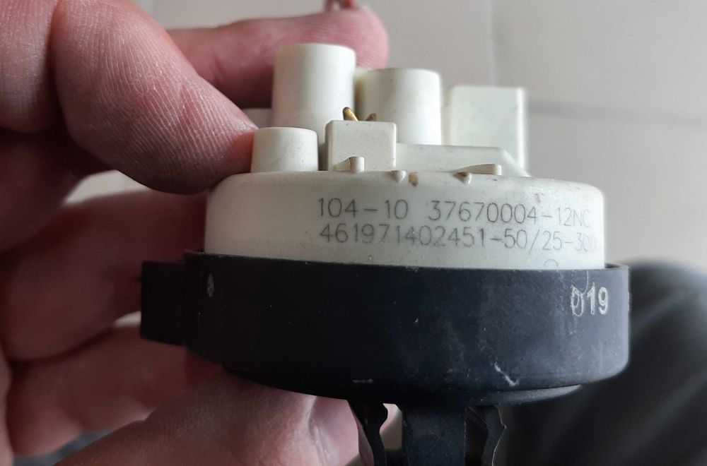 Zawór hydrostatyczny pralki Whirlpool AWE 4519/P