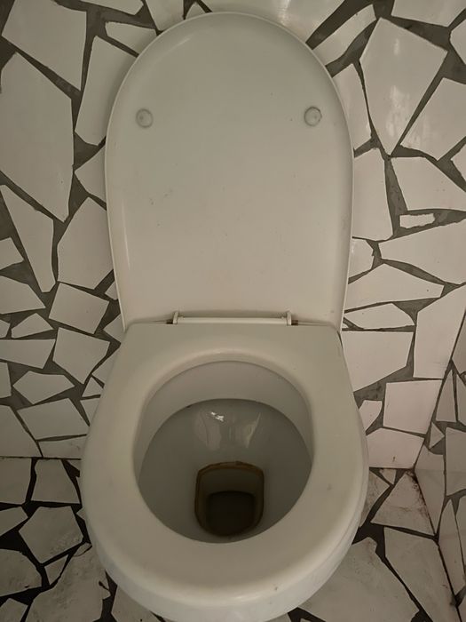 Унитаз подвесной для строителей ремонтный cersanit в хорошем состоянии