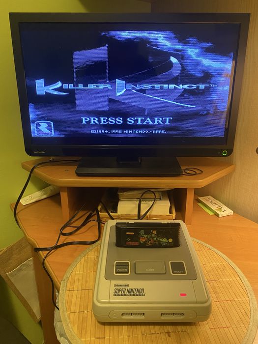 Konsola Super Nintendo SNES