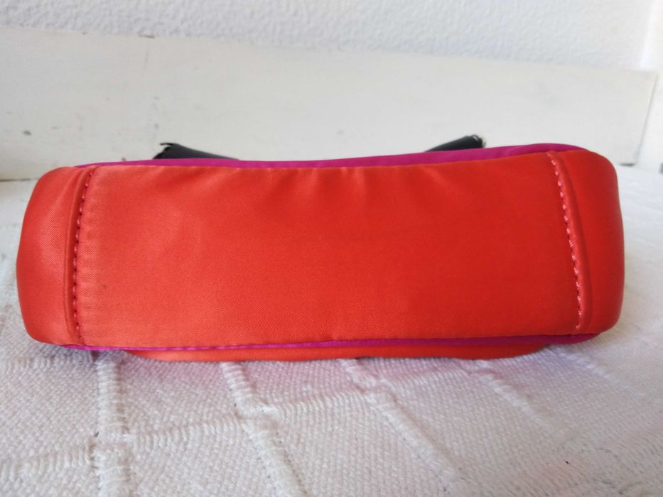 Bolsa Vermelha e Cor de Rosa Parfois