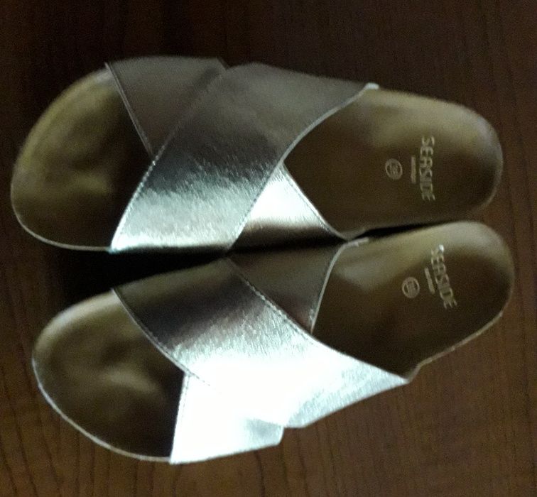 Sandálias Compensadas Douradas