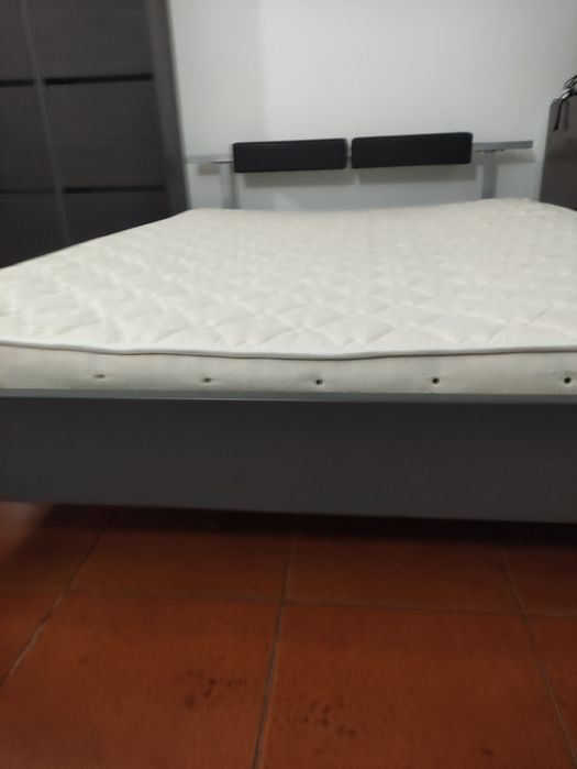 Cama de Casal com Colchão