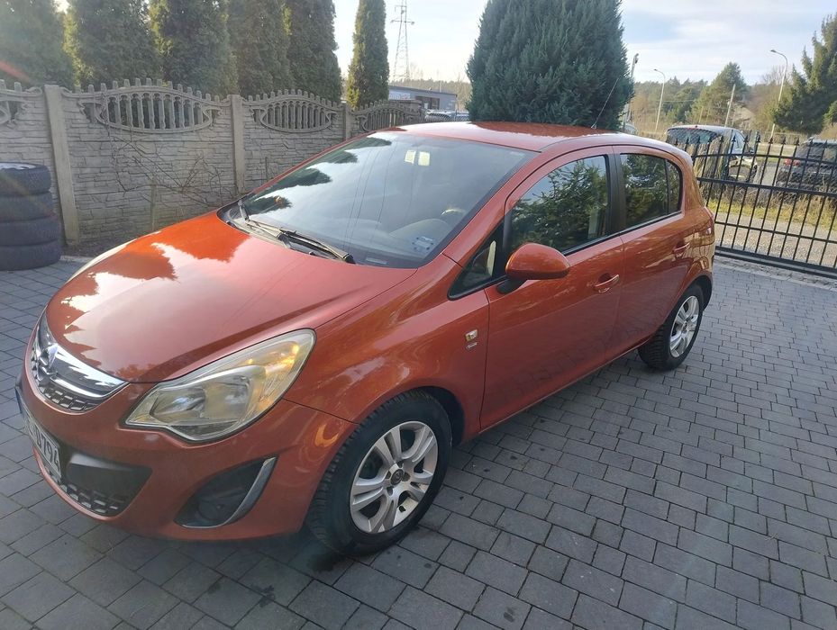 Opel Corsa Opel Corsa 1,4 benz,Kamera,Navi,Grzane fotele i kierownica