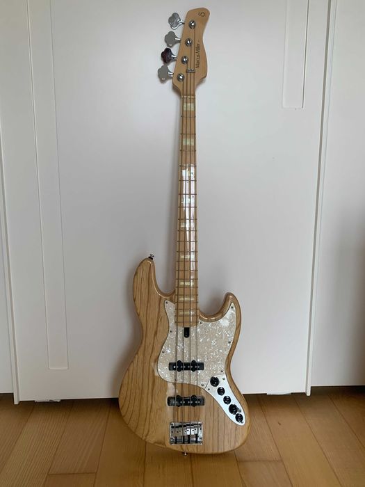 Baixo Marcus Miller V7 como novo excelente preço