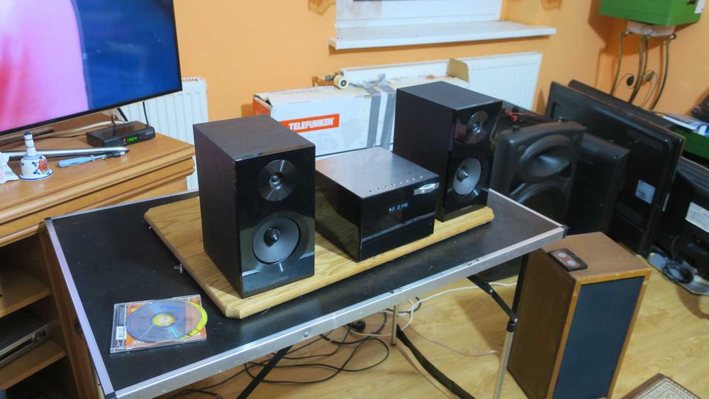 Mini wieża Samsung MM-E330D/EN 30W
