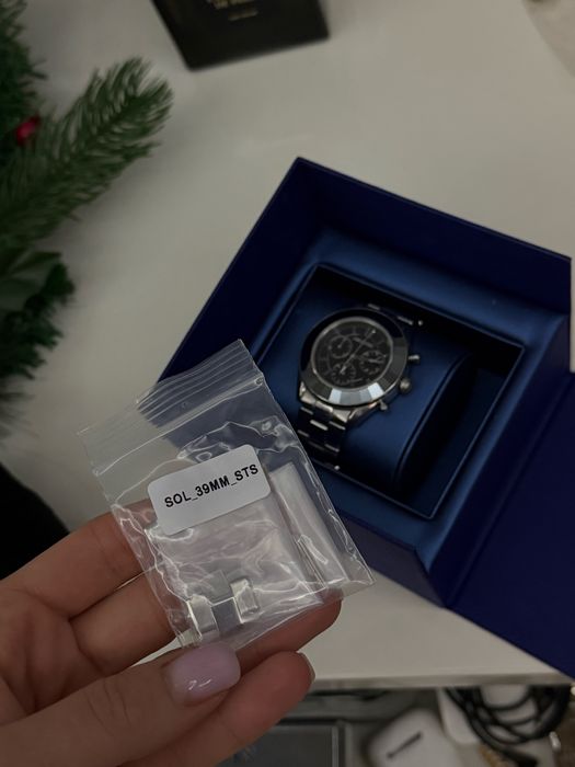 Часы  Swarovski