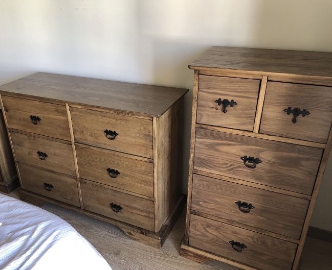 Conjunto de mobília rústica nova