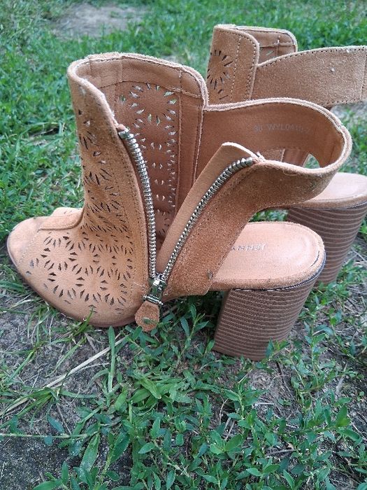 Buty damskie 38 wąska stopa
