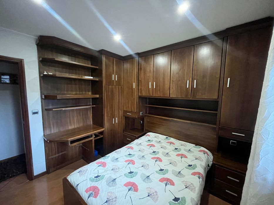 quarto com cama de casal