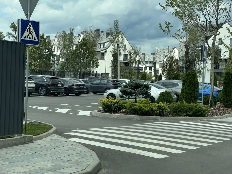 Пр зем11с Зазимье начало села возле компл парк резидент