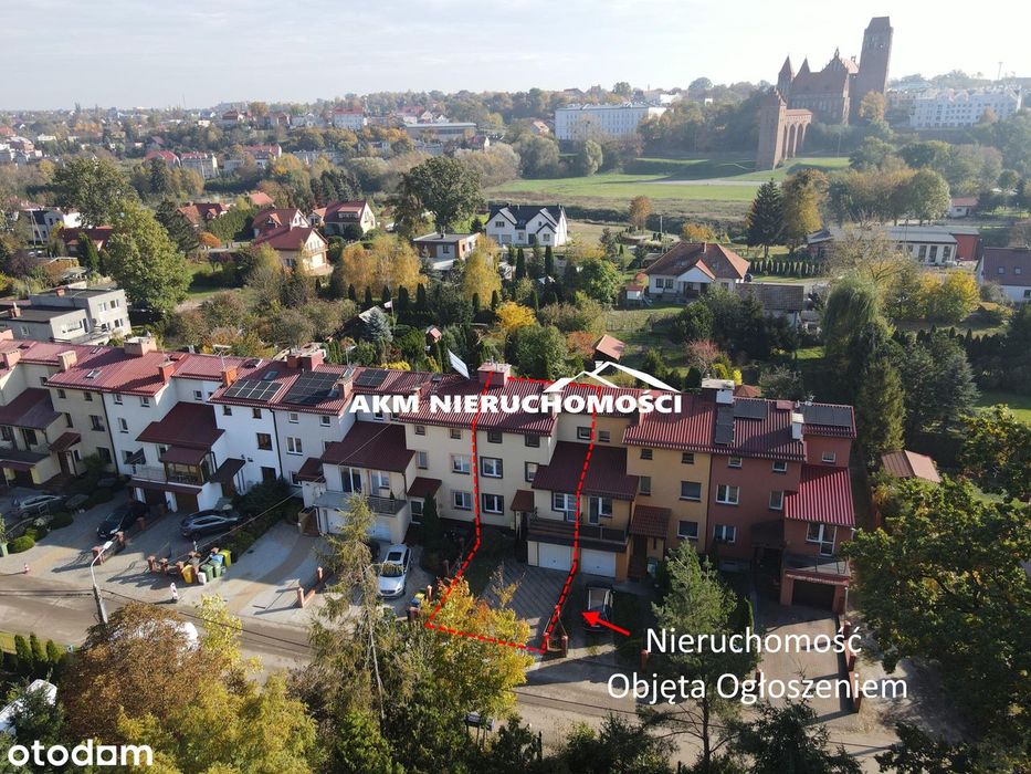 Dom w zabudowie szeregowej z widokiem na Katedrę