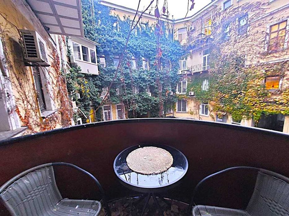 Екатерининская пл.: сдам просторную 2к квартиру в историческом центре!