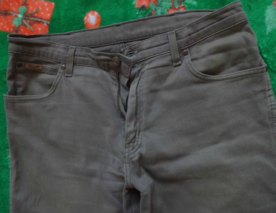 Wrangler TEXAS STRETCH - niewiele używane; (w pasie 86 cm) W 34, L 34